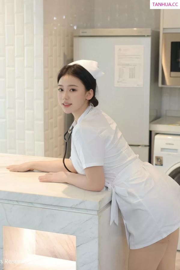   [XiuRen]高清写真图 2025.06.26 No.10465 林嘉馨 护士制服第10张图片